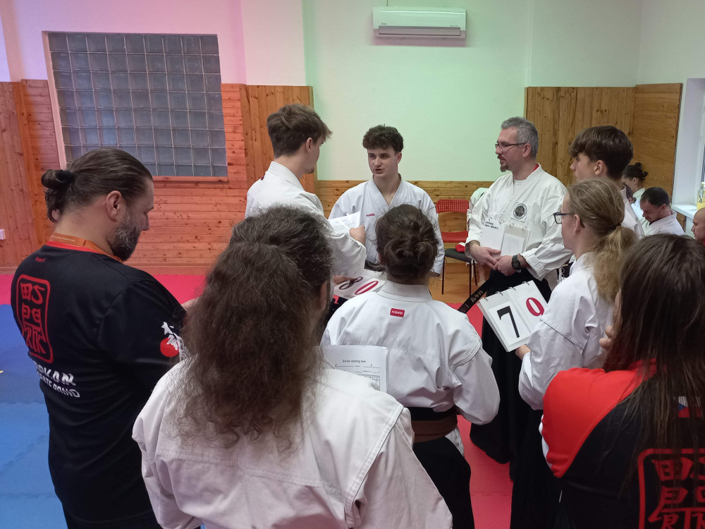 Výuka budoucích trenérů a rozhodčích